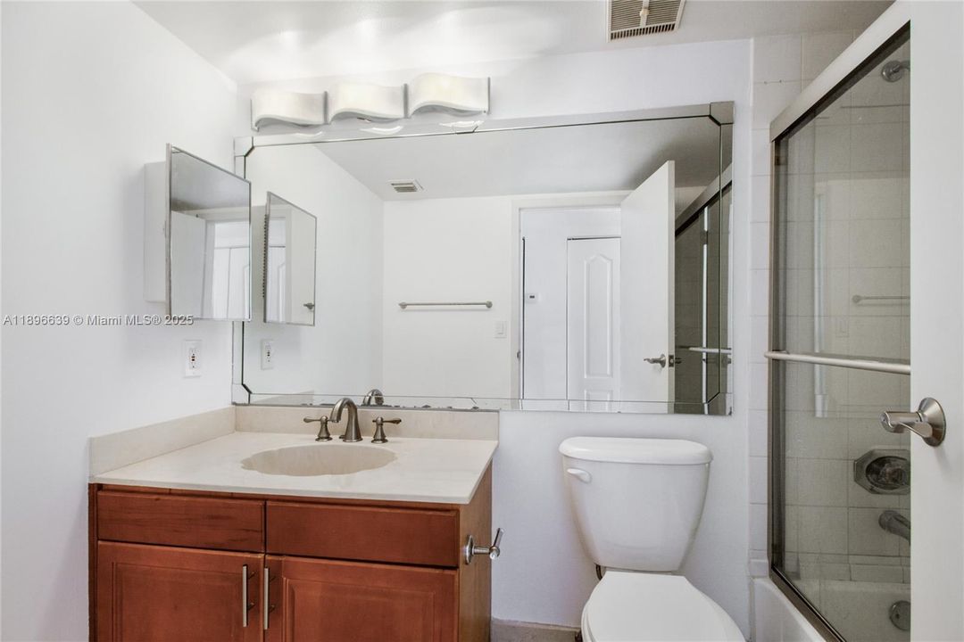 En Venta: $525,000 (2 camas, 2 baños, 1030 Pies cuadrados)