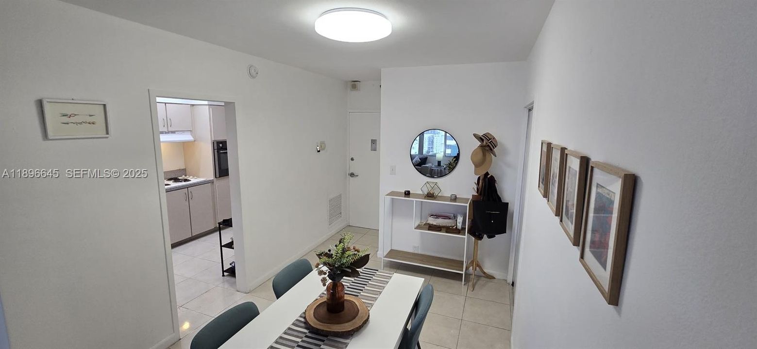 For Rent: $2,350 (0 beds, 1 baths, 776 Square Feet)