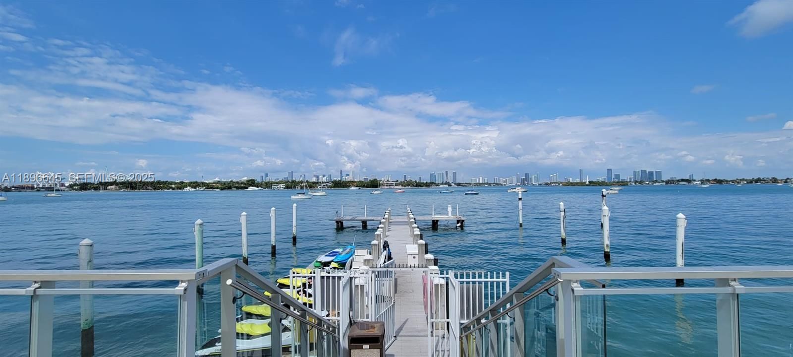 For Rent: $2,350 (0 beds, 1 baths, 776 Square Feet)