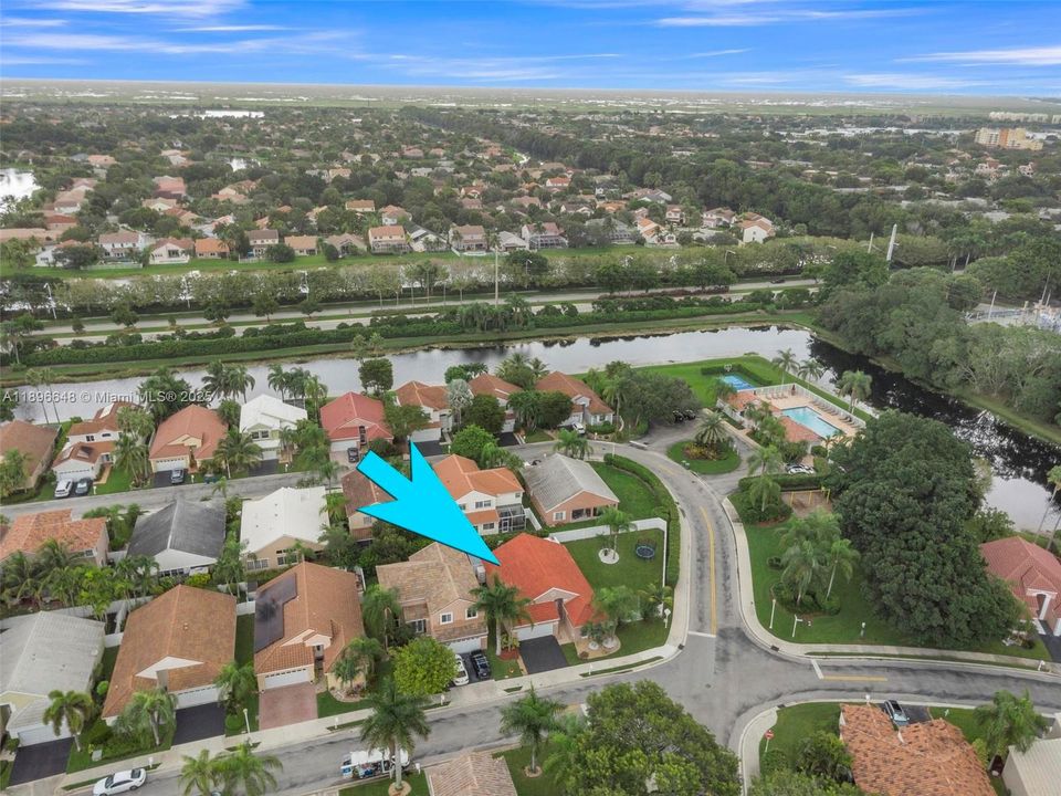 Active With Contract: $689,000 (3 beds, 2 baths, 1588 Square Feet)