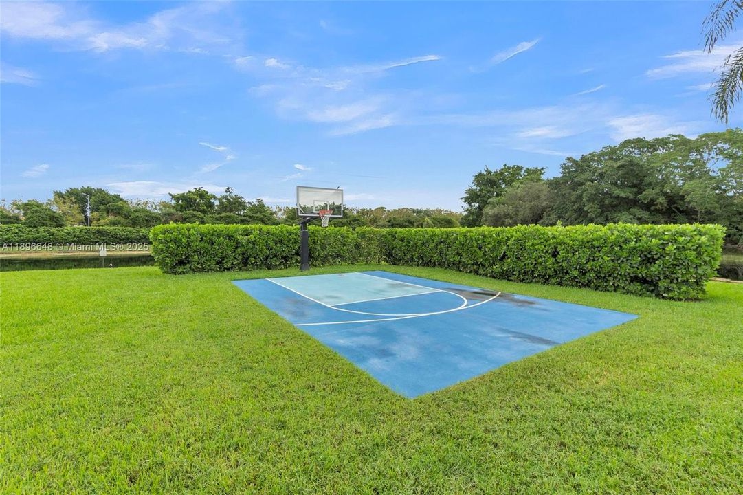 Active With Contract: $689,000 (3 beds, 2 baths, 1588 Square Feet)