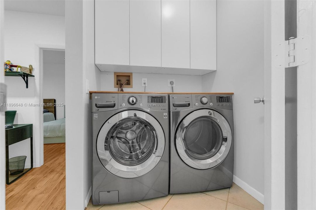 Active With Contract: $689,000 (3 beds, 2 baths, 1588 Square Feet)