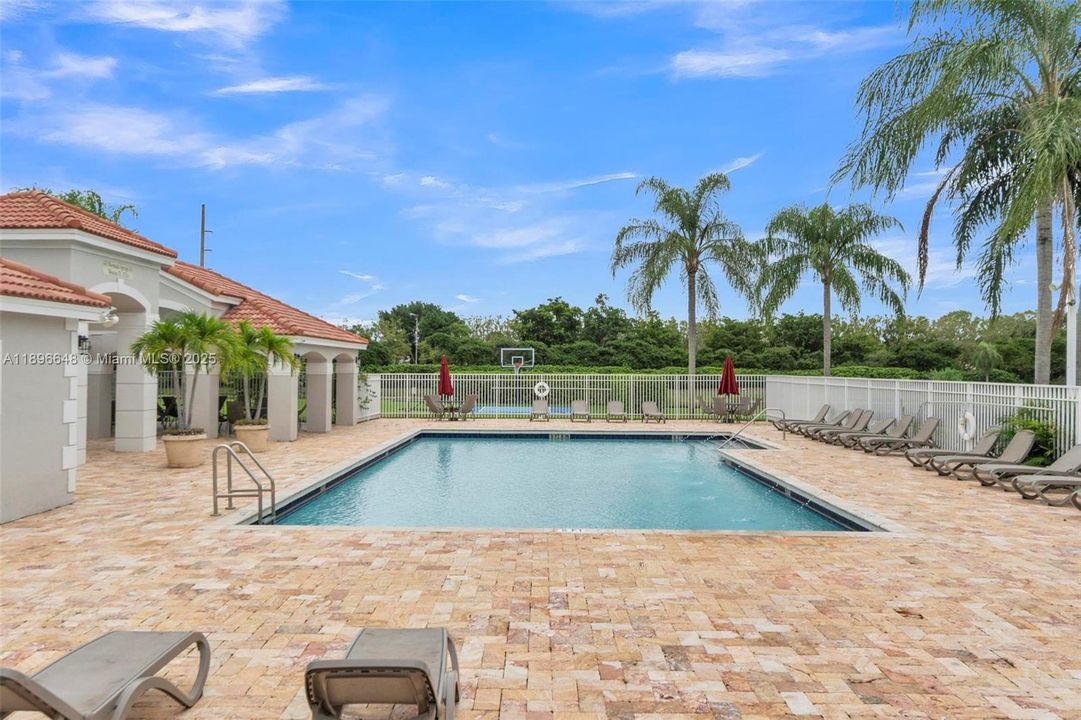 Active With Contract: $689,000 (3 beds, 2 baths, 1588 Square Feet)