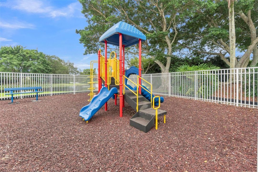 Active With Contract: $689,000 (3 beds, 2 baths, 1588 Square Feet)