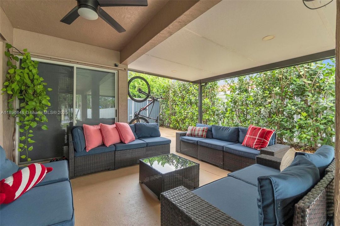 Active With Contract: $689,000 (3 beds, 2 baths, 1588 Square Feet)