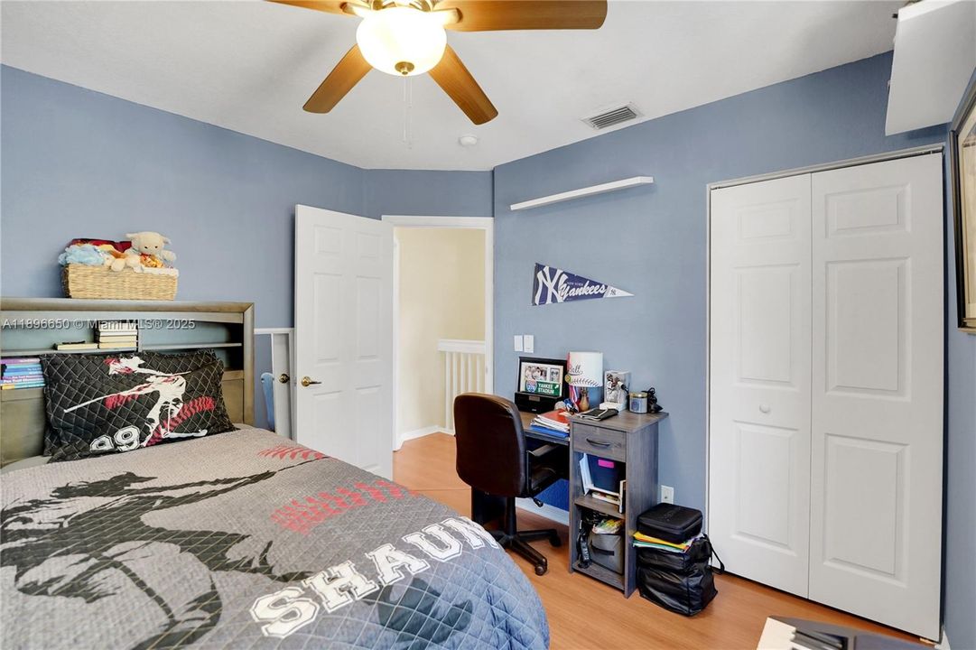 Recently Sold: $420,000 (3 beds, 2 baths, 1263 Square Feet)