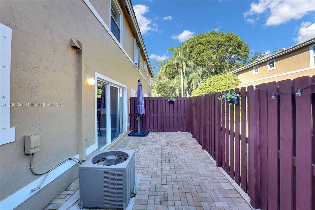 Recently Sold: $420,000 (3 beds, 2 baths, 1263 Square Feet)