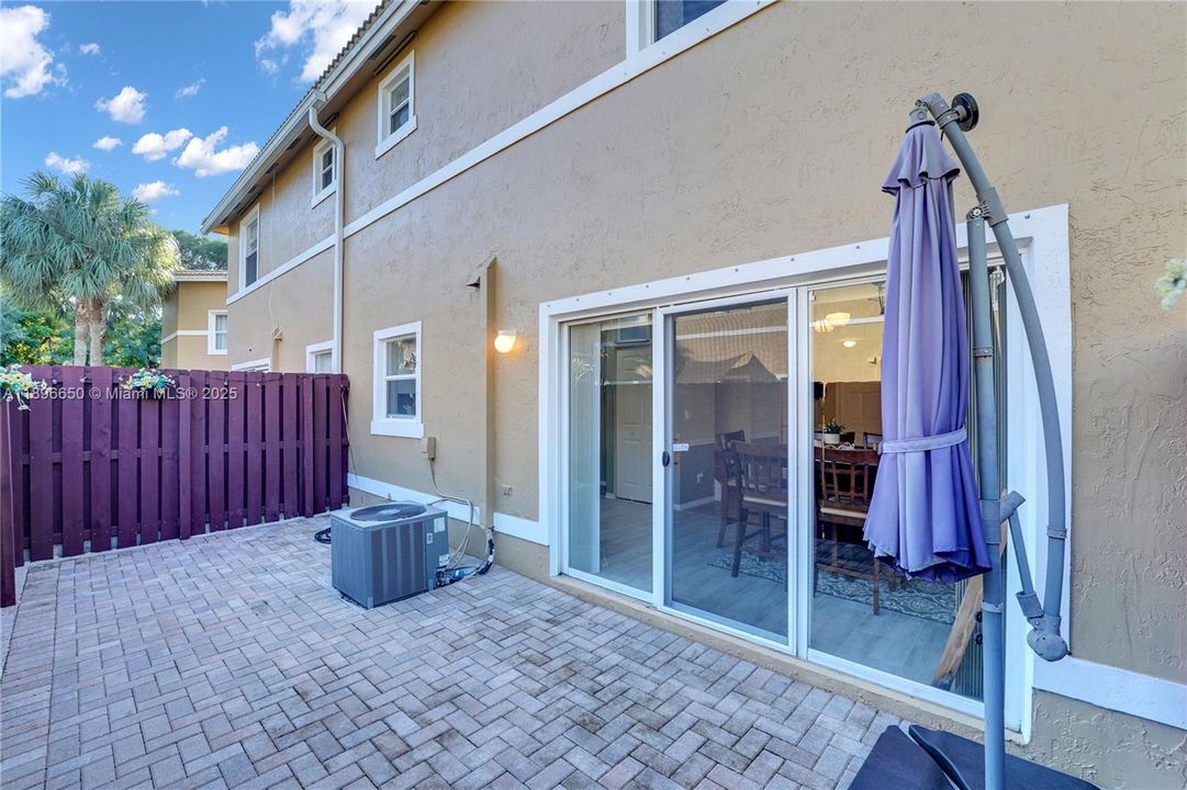 Recently Sold: $420,000 (3 beds, 2 baths, 1263 Square Feet)