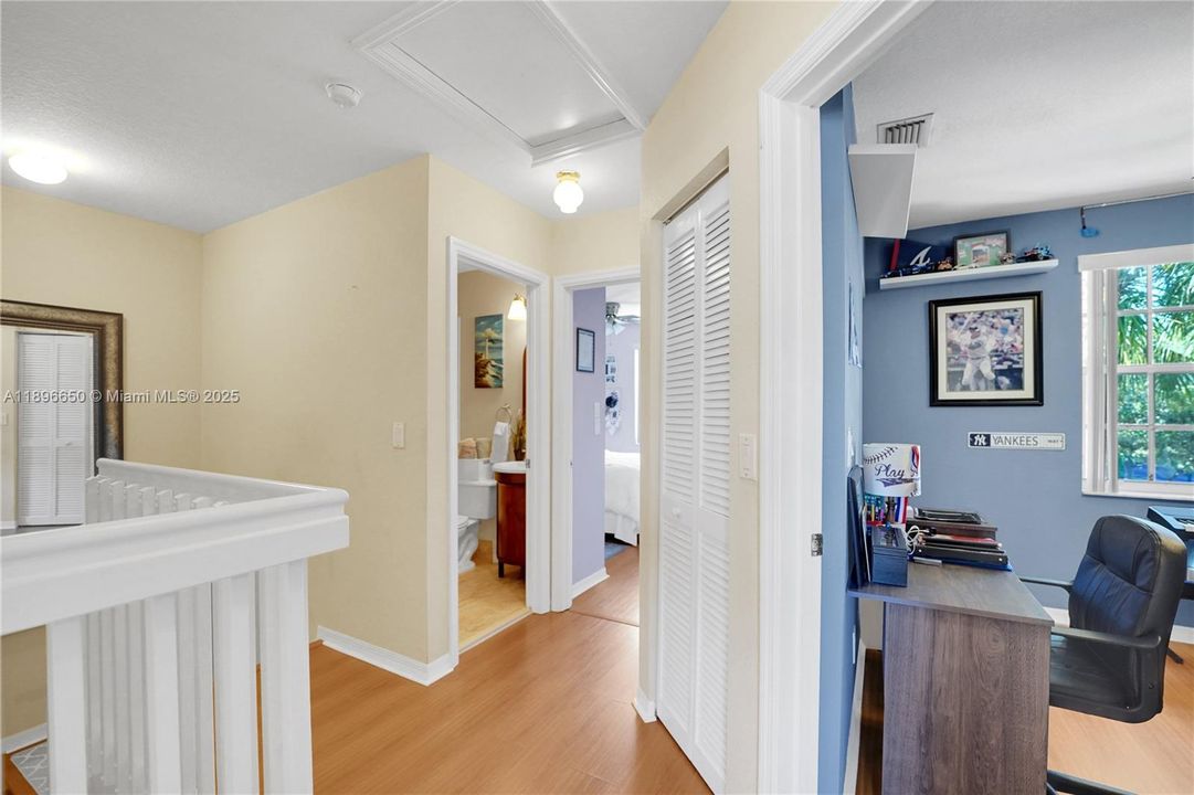 Recently Sold: $420,000 (3 beds, 2 baths, 1263 Square Feet)