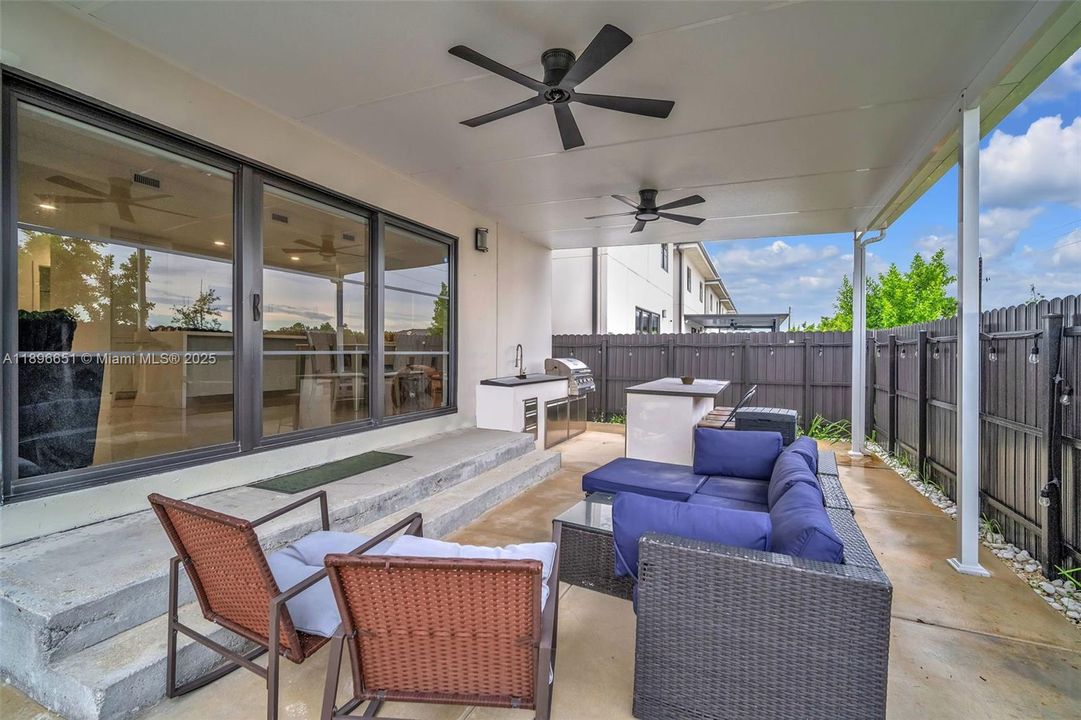 For Rent: $3,800 (5 beds, 3 baths, 1810 Square Feet)