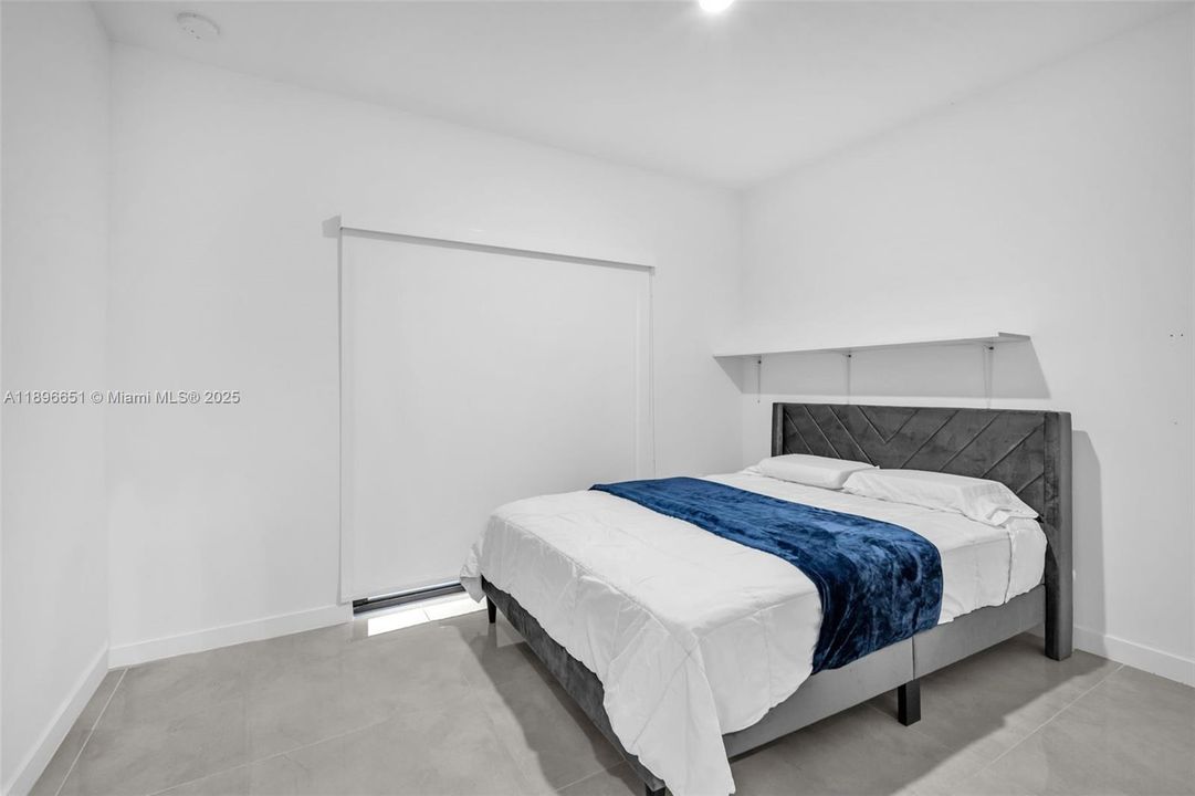 For Rent: $3,800 (5 beds, 3 baths, 1810 Square Feet)