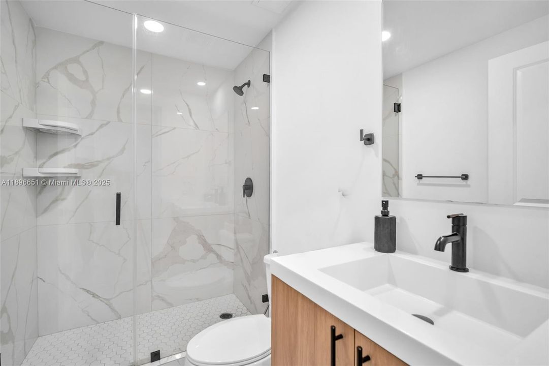 For Rent: $3,800 (5 beds, 3 baths, 1810 Square Feet)