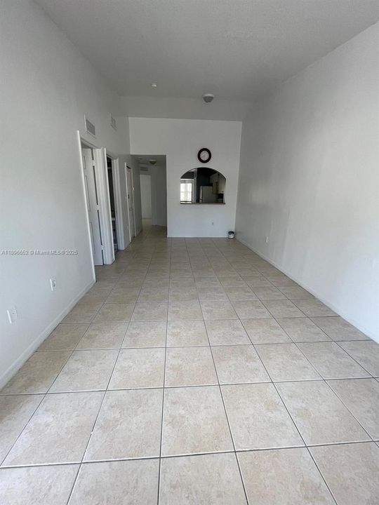 For Sale: $235,000 (2 beds, 2 baths, 815 Square Feet)