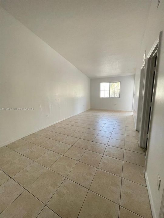 For Sale: $235,000 (2 beds, 2 baths, 815 Square Feet)