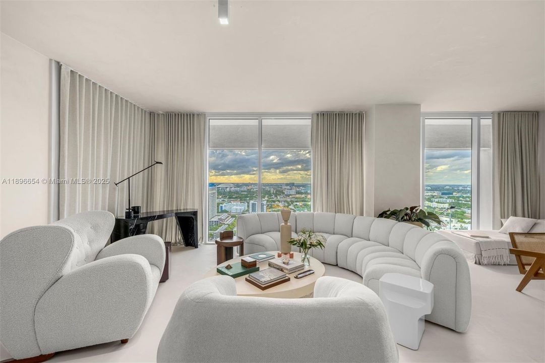 合同活跃: $825,000 (2 贝兹, 2 浴室, 1123 平方英尺)