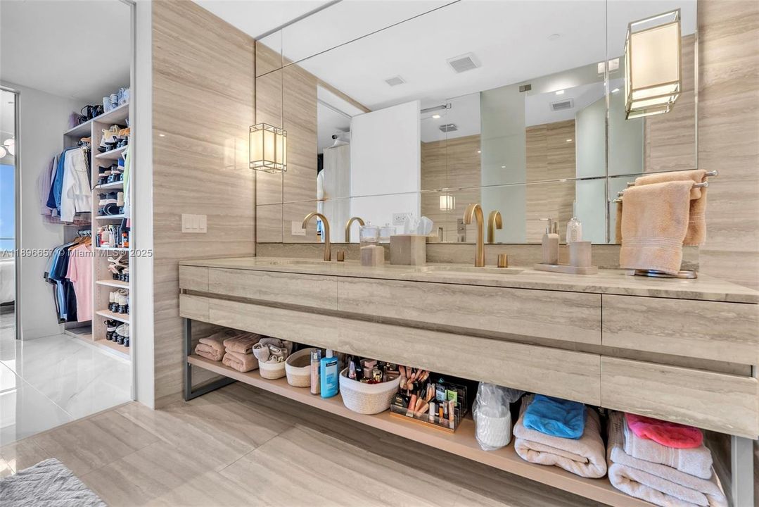 На продажу: $4,650,000 (3 спален, 3 ванн, 2271 Квадратных фут)