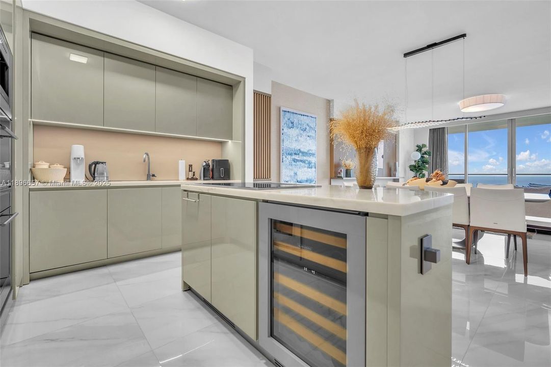 На продажу: $4,650,000 (3 спален, 3 ванн, 2271 Квадратных фут)