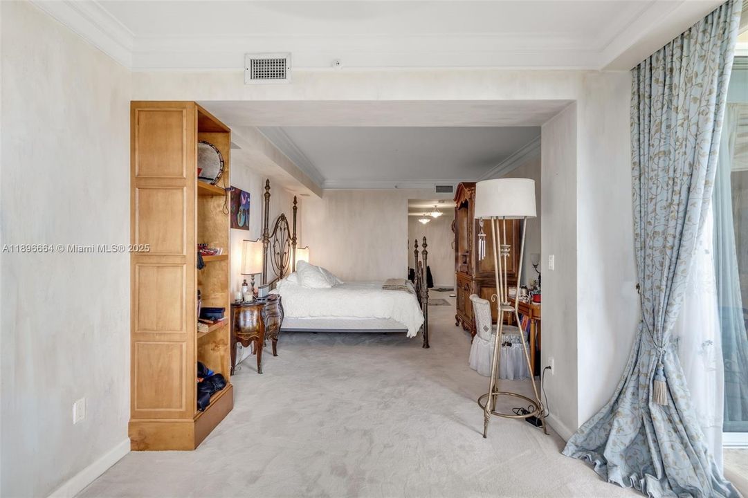 На продажу: $10,500,000 (5 спален, 5 ванн, 4810 Квадратных фут)