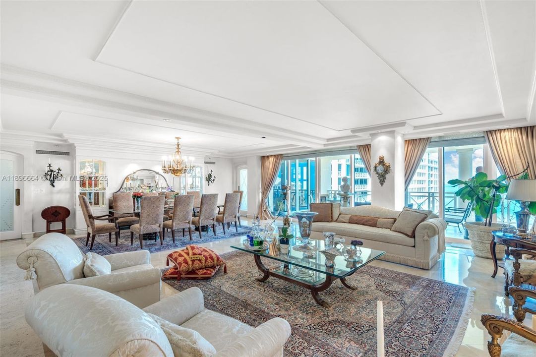 На продажу: $10,500,000 (5 спален, 5 ванн, 4810 Квадратных фут)