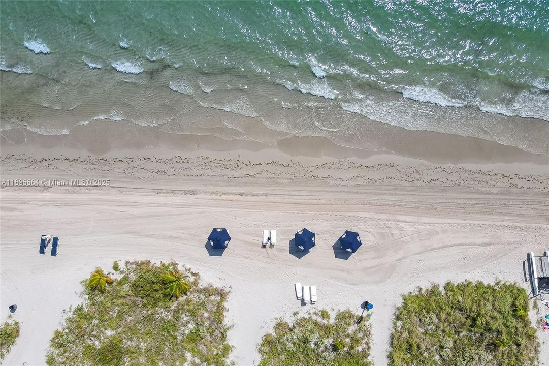 На продажу: $10,500,000 (5 спален, 5 ванн, 4810 Квадратных фут)