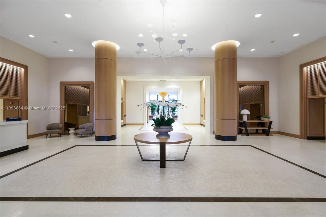 На продажу: $10,500,000 (5 спален, 5 ванн, 4810 Квадратных фут)