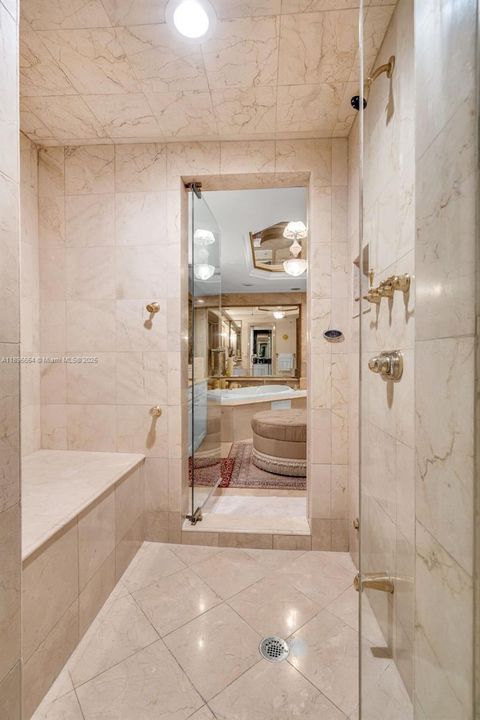 На продажу: $10,500,000 (5 спален, 5 ванн, 4810 Квадратных фут)