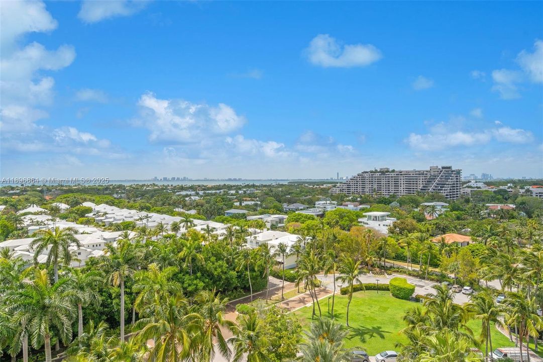 На продажу: $10,500,000 (5 спален, 5 ванн, 4810 Квадратных фут)