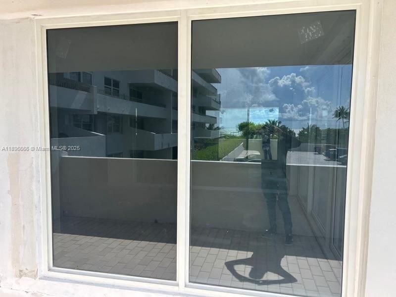 For Sale: $1,200,000 (2 beds, 2 baths, 1260 Square Feet)