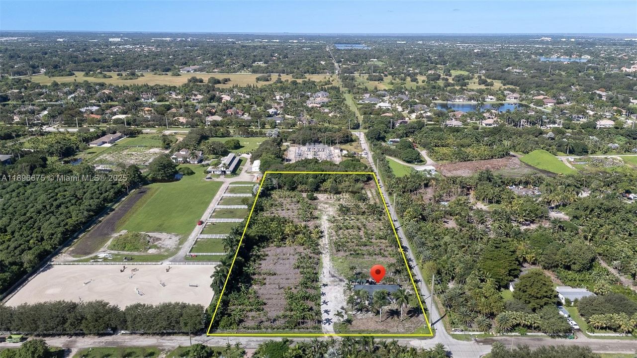 待售: $2,250,000 (4.45 acres)