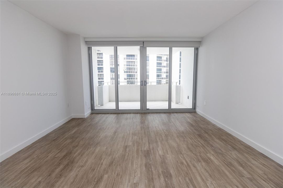 For Sale: $980,000 (1 beds, 1 baths, 1027 Square Feet)