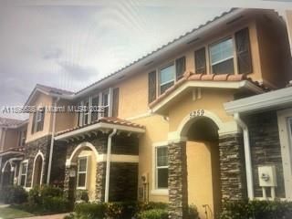 出租: $2,500 (2 贝兹, 2 浴室, 1422 平方英尺)