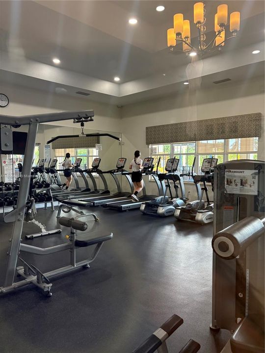 Под контрактом: $3,200 (3 спален, 2 ванн, 1650 Квадратных фут)