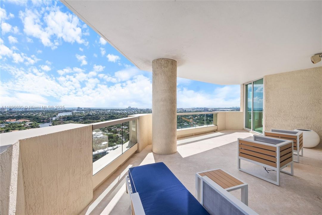 For Rent: $15,000 (3 beds, 3 baths, 2635 Square Feet)