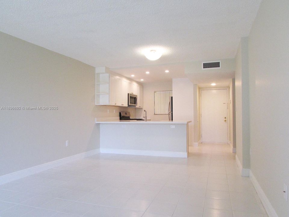 Recently Rented: $2,200 (2 beds, 2 baths, 960 Square Feet)