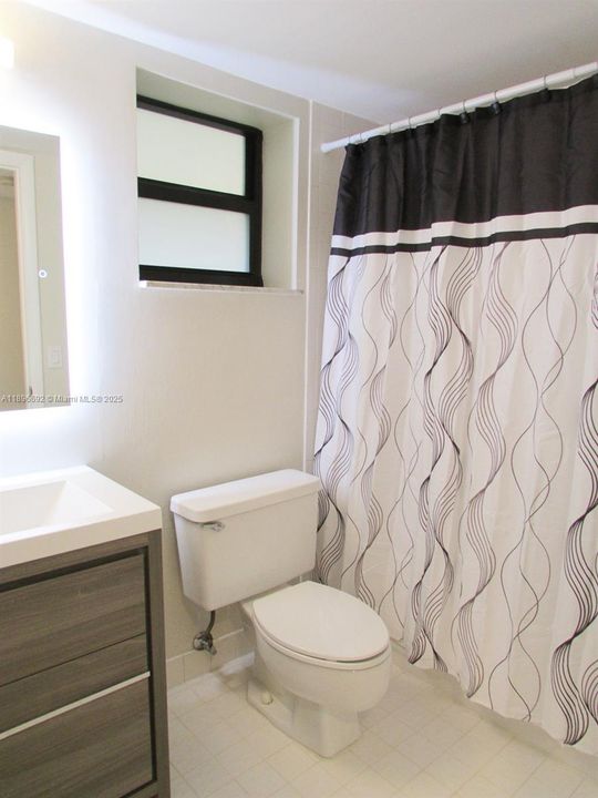 Recently Rented: $2,200 (2 beds, 2 baths, 960 Square Feet)