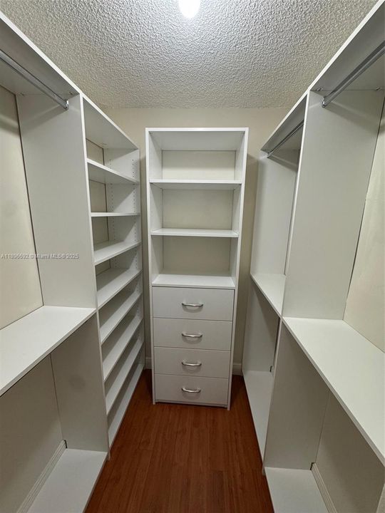 Recently Rented: $2,200 (2 beds, 2 baths, 960 Square Feet)