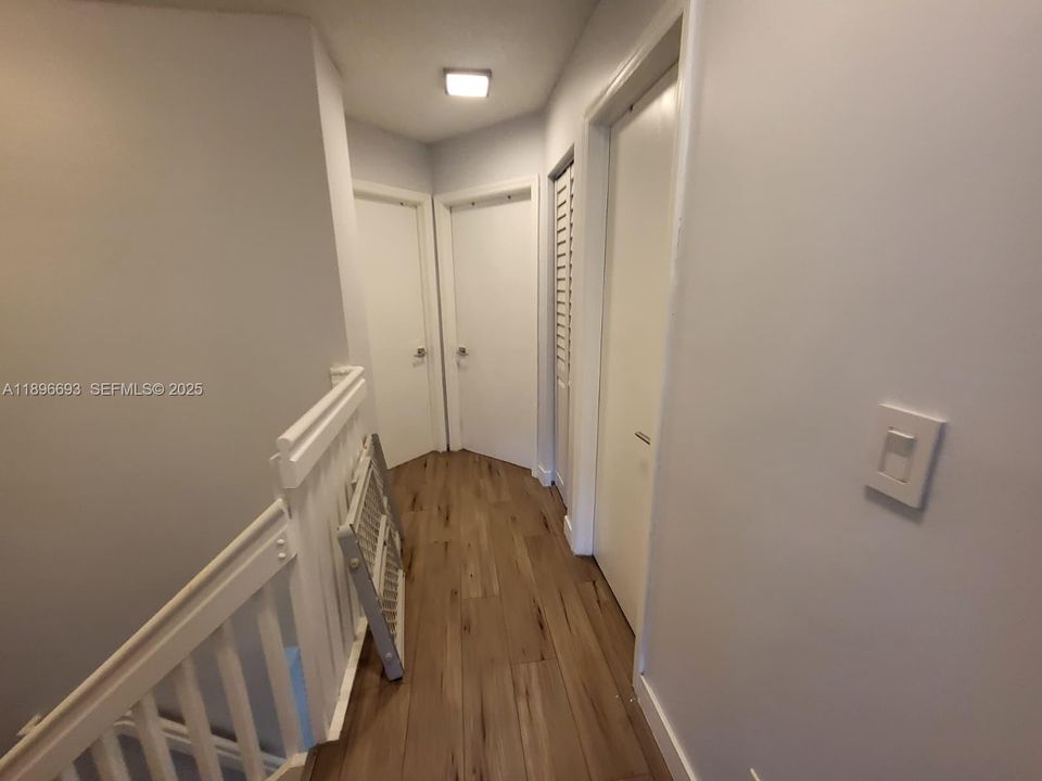 На продажу: $425,000 (3 спален, 2 ванн, 1270 Квадратных фут)