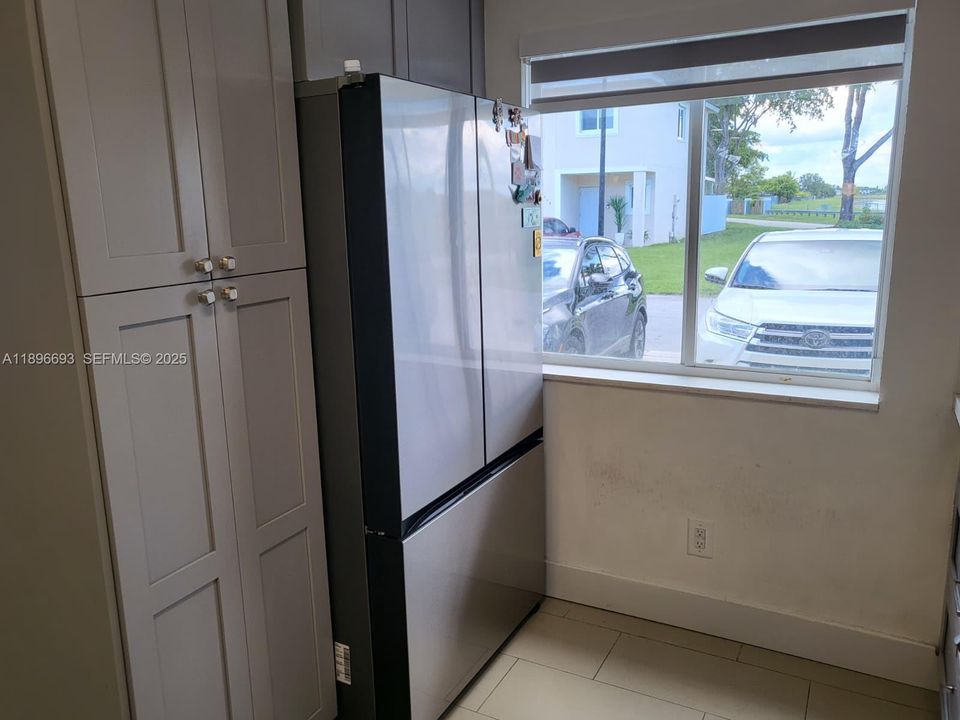 На продажу: $425,000 (3 спален, 2 ванн, 1270 Квадратных фут)