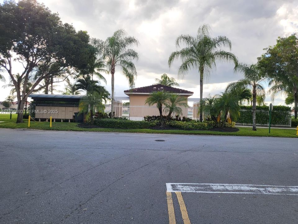 На продажу: $425,000 (3 спален, 2 ванн, 1270 Квадратных фут)