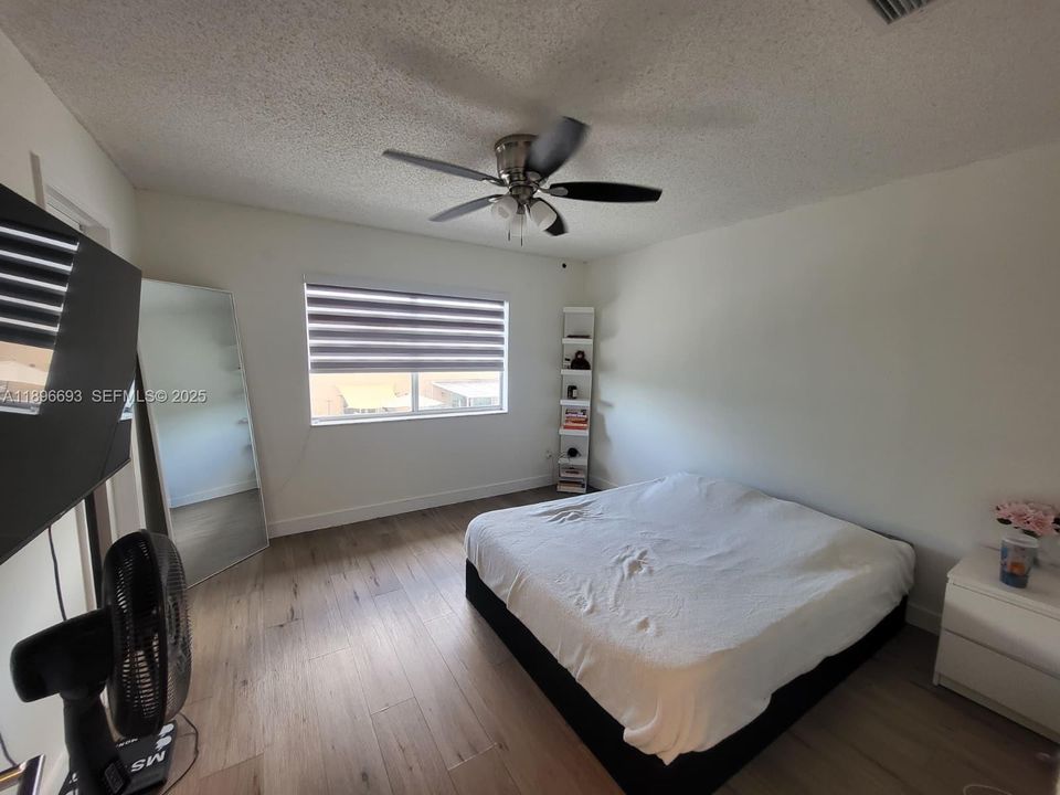 На продажу: $425,000 (3 спален, 2 ванн, 1270 Квадратных фут)