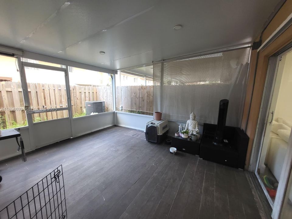 На продажу: $425,000 (3 спален, 2 ванн, 1270 Квадратных фут)