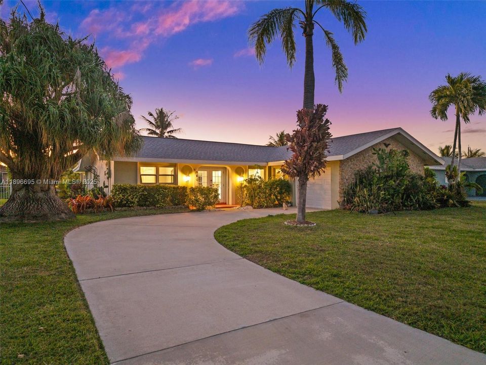 Welcome to 4910 Sorrento Ct