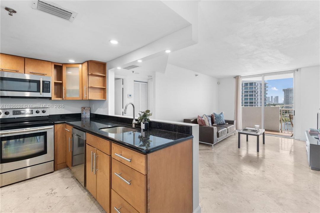 Recently Rented: $3,600 (2 beds, 2 baths, 870 Square Feet)