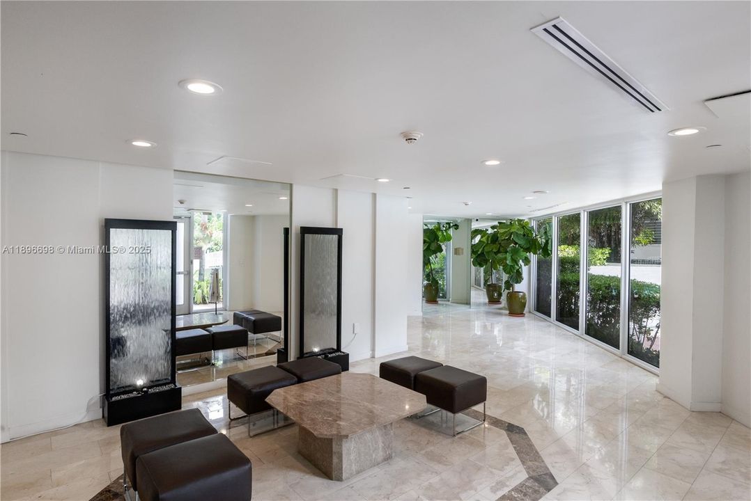 Recently Rented: $3,600 (2 beds, 2 baths, 870 Square Feet)