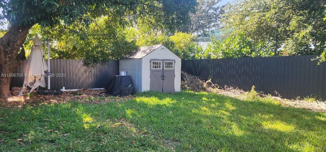 En Venta: $620,000 (3 camas, 2 baños, 1666 Pies cuadrados)