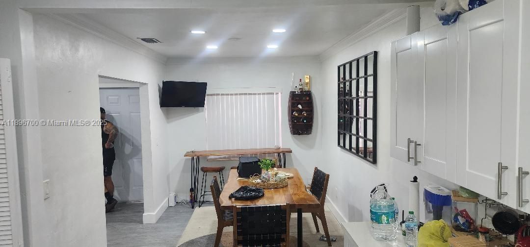 En Venta: $620,000 (3 camas, 2 baños, 1666 Pies cuadrados)