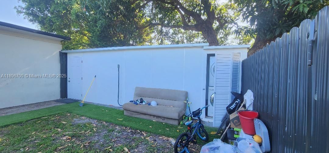 En Venta: $620,000 (3 camas, 2 baños, 1666 Pies cuadrados)