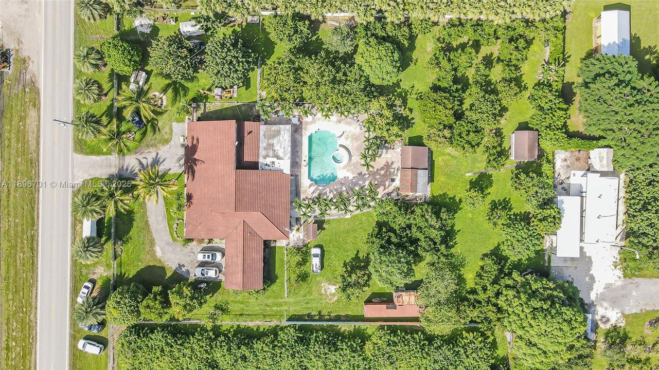 En Venta: $1,300,000 (5 camas, 3 baños, 4412 Pies cuadrados)