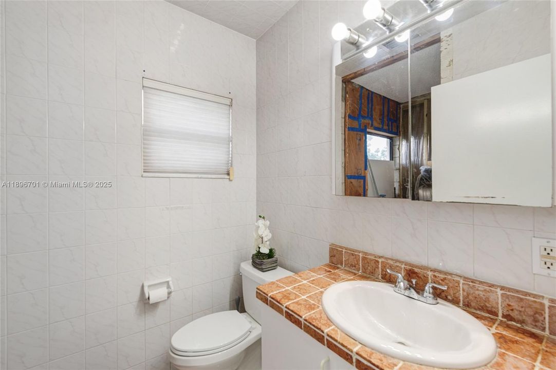 En Venta: $1,300,000 (5 camas, 3 baños, 4412 Pies cuadrados)