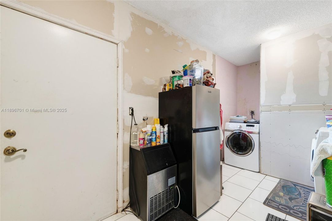 En Venta: $1,300,000 (5 camas, 3 baños, 4412 Pies cuadrados)